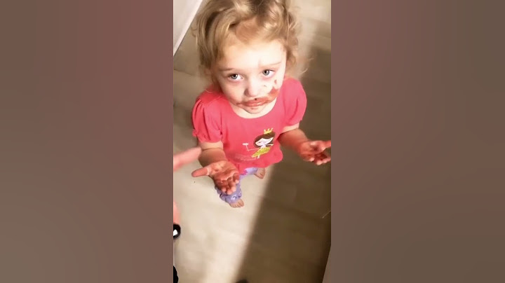 Kid Gets Scolded By Mom When She Smears Her Lipstick All Over Herself - 1199920