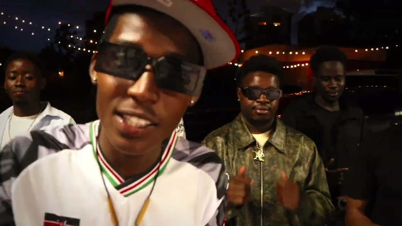 SUPEE - DANSE (OFFICIAL MUSIC VIDEO) auf YouTube ansehen SUPEE - DANSE (OFFICIAL MUSIC VIDEO) auf YouTube ansehen