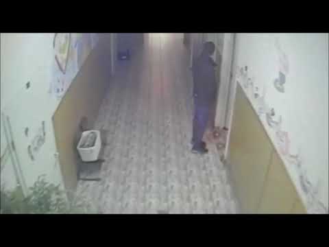 Un barbat a intrat in toaleta fetelor intr-un liceu din Timisoara. E cautat de Politie