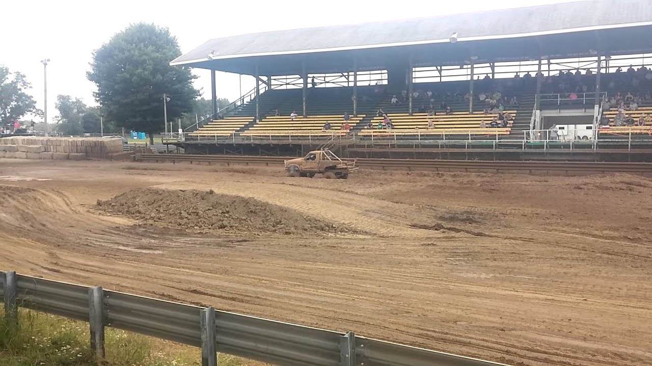 Throttle King Obnoxious's 1st run at the obstical coarse YouTube