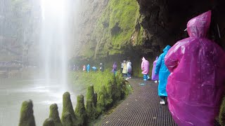 中国十大名瀑之一三峡大瀑布，从瀑布底下穿过，就像穿越水帘洞
