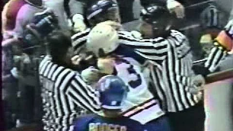 Mike Foligno vs Bob Gainey