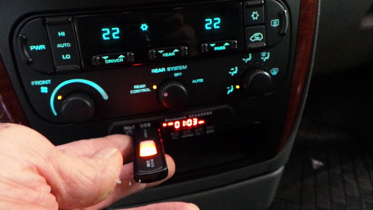 Chrysler Voyager Kendi RadyoTeyp Den USB SD AUX Bluetoot