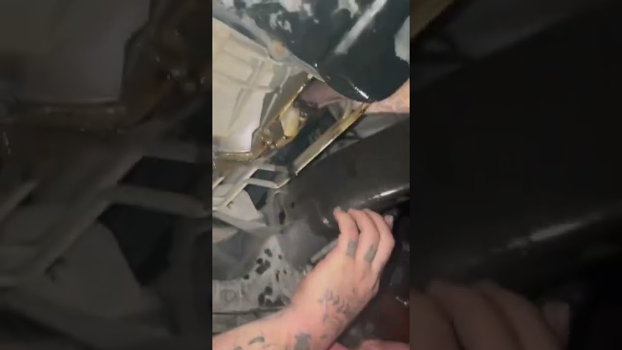 Dodge Ram 1500 oil leak