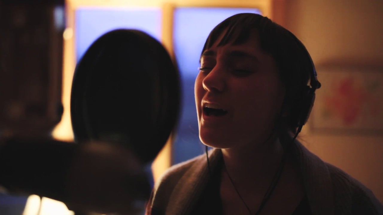 Oliver the Crow // Bear in a Den [Official Video]