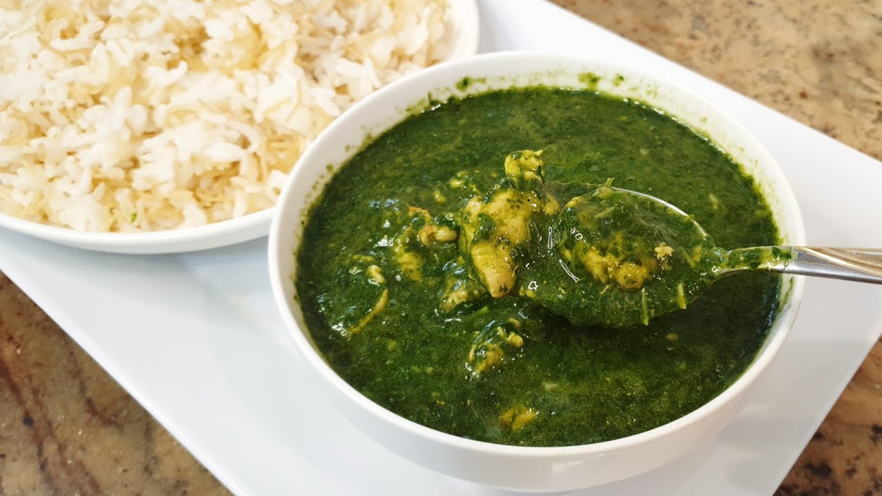 طريقة تحضير الملوخية  مع مكعبات صدورالدجاج باللون الاخضر المميز /How to prepare soft molokhia