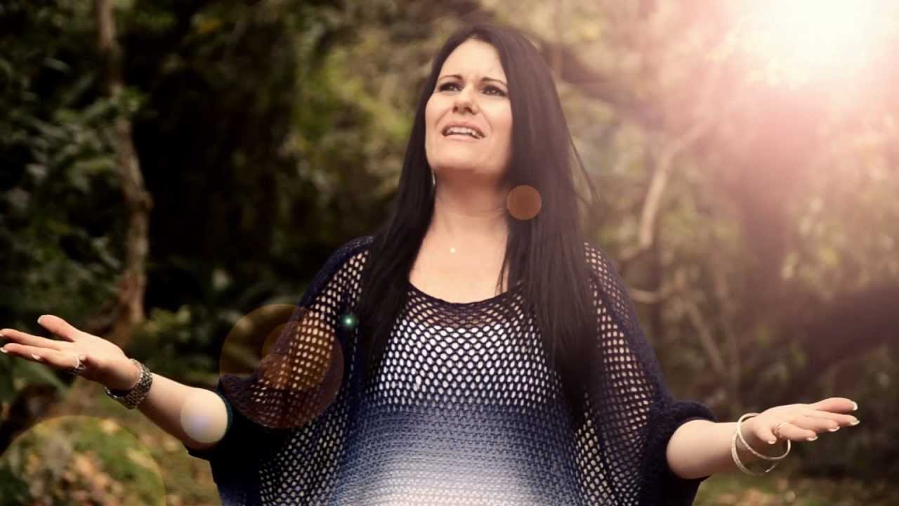 Clip Jean cantora católica - Coração de Pedra