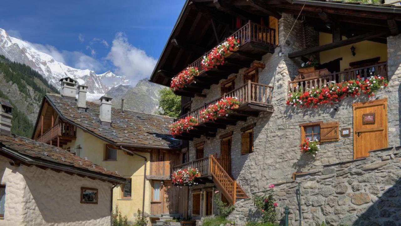 Residence CAV Emile Rey, Courmayeur, Italy - YouTube