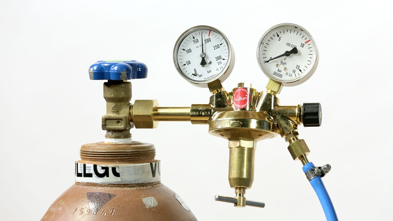 How does a pressure reducer work? 