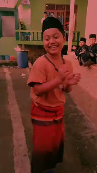 Viral jogeg tiktok anak pesantren joged tarik sis semongko