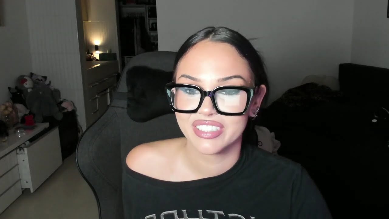 Maggie lindemann| should i buy a cat | Twitch Stream (30 September 2024)