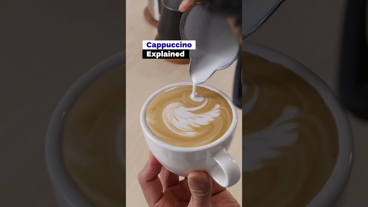 Capuchino explicado en Specialty Cafe (receta de barista y muestra de arte latte)