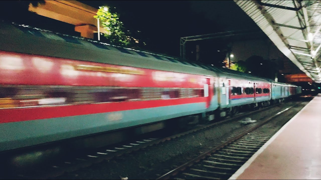 WAP-7 Locomotive | 12163 LTT MAS Express | Mumbai LLT.  - Chennai Central | Indian Railways