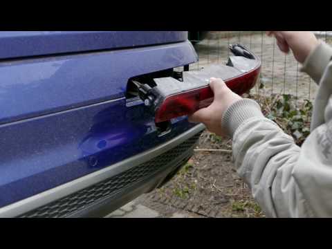 Audi Q7 4M, Rückfahrscheinwerfer, Leuchtmittelwechsel, Reversing light bulb replacement