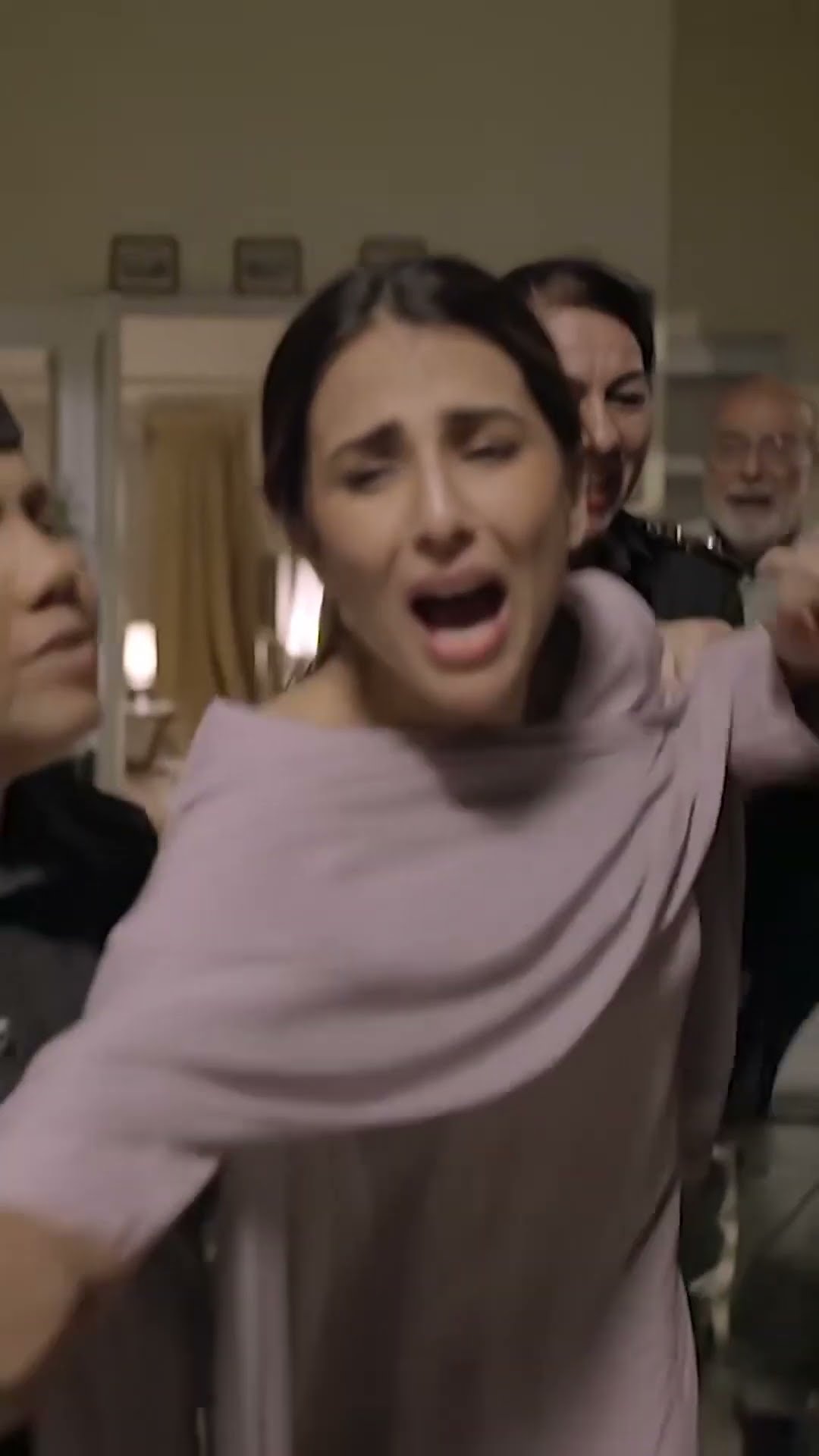Aiman Ko Thanay Le Chalo ? #ayeishqejunoon  #ushnashah  #shorts