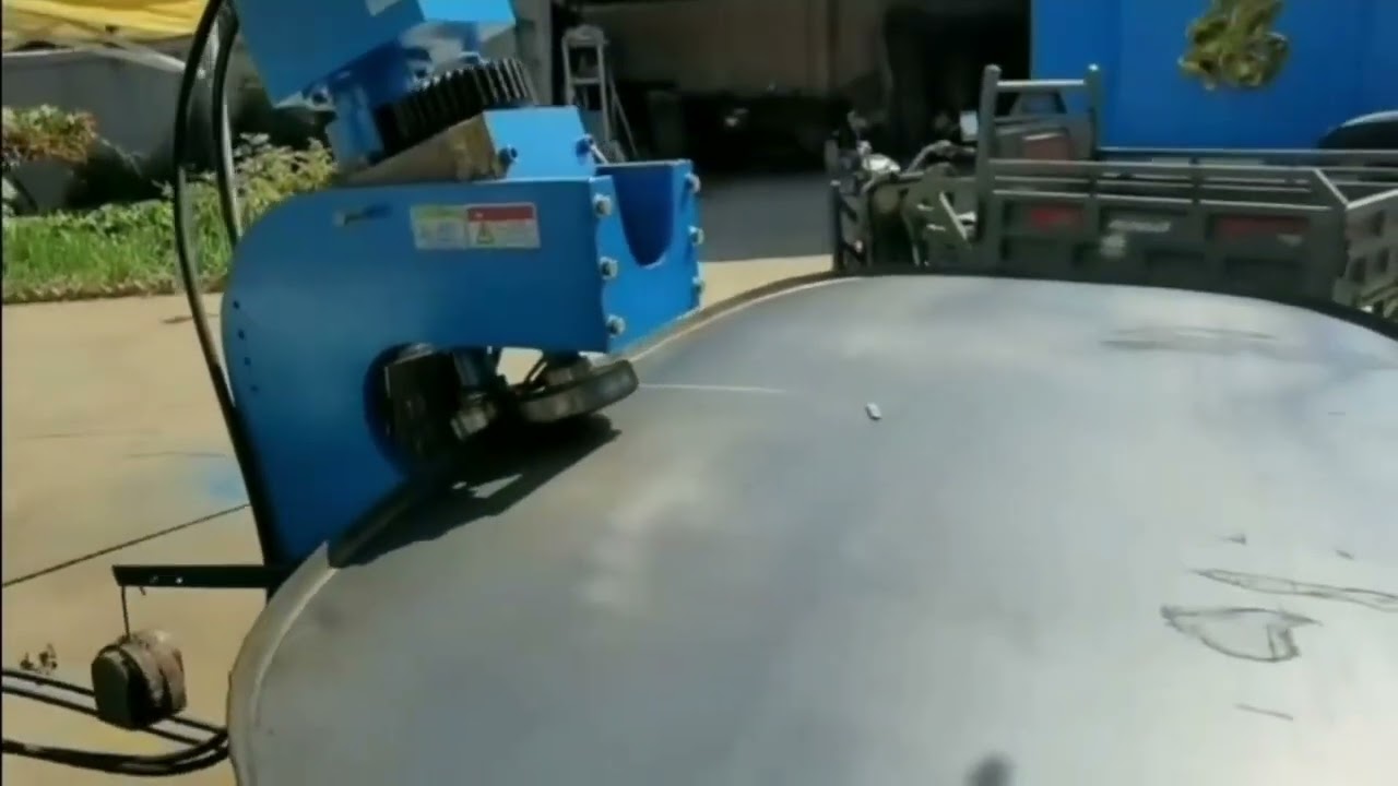 Tank head flanging machine dished end screwing device tank edge bending machine.#