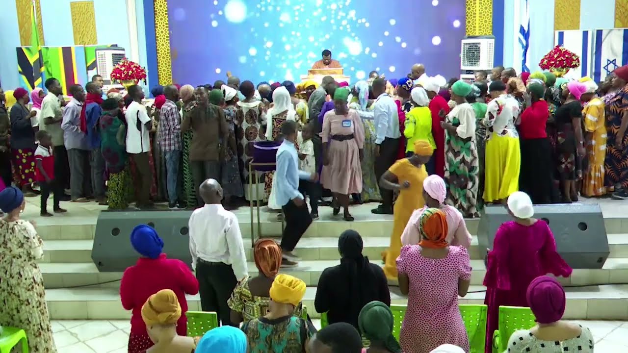 ALBANO ELIUDY AKIMKARIBISHA KUHANI MUSA KWA MARA YA KWANZA KUTOKA MLIMANI KWENYE MAOMBI YA SIKU 14