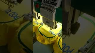 Вышивка на футболках на многоголовочной вышивалной машине TAJIMA. Фабрика Атрибут