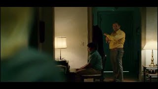 El padre de Wilson Fisk lo castiga y golpea a su madre (flashback) - DAREDEVIL 1X08