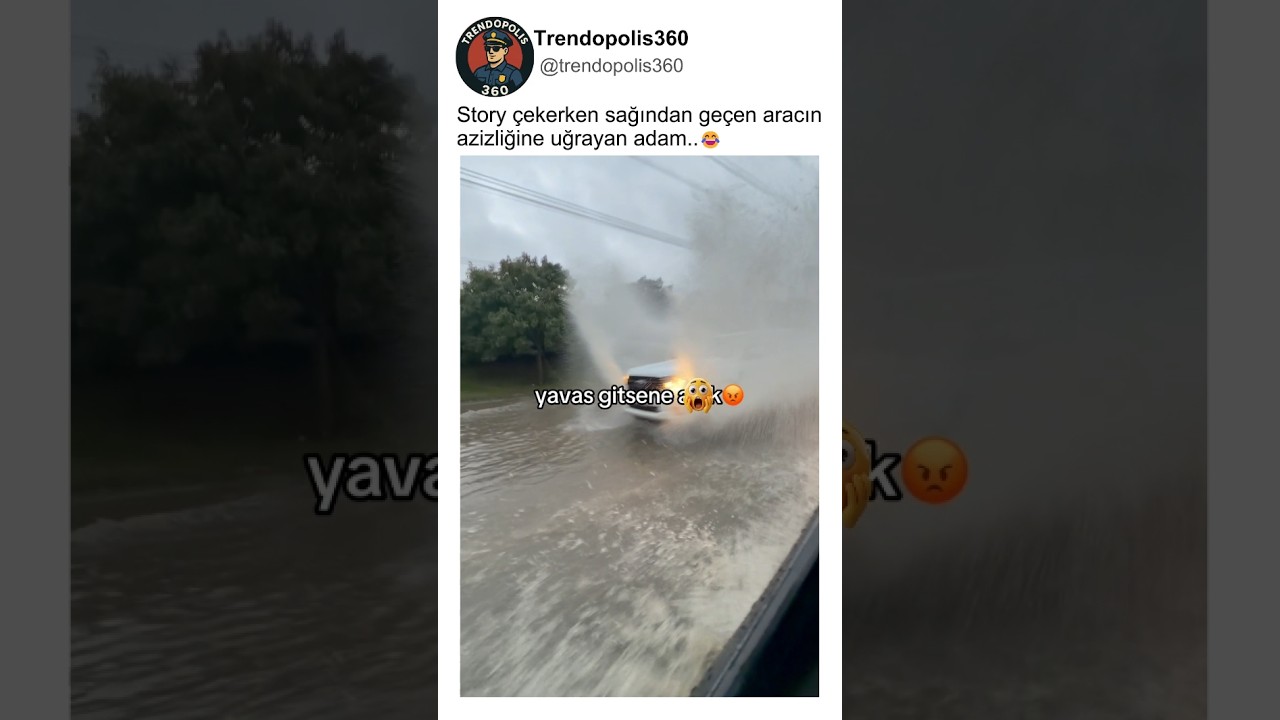 Yoğun Yağışta Sağından Geçen Arabanın Azizliğine Uğrayan Adam..😂🤔