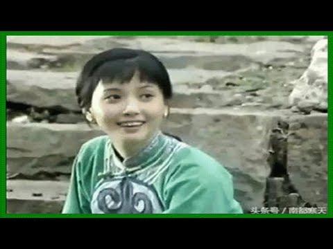 她是國家一級演員，喪夫后與女兒相依為命；如今52歲美麗如初