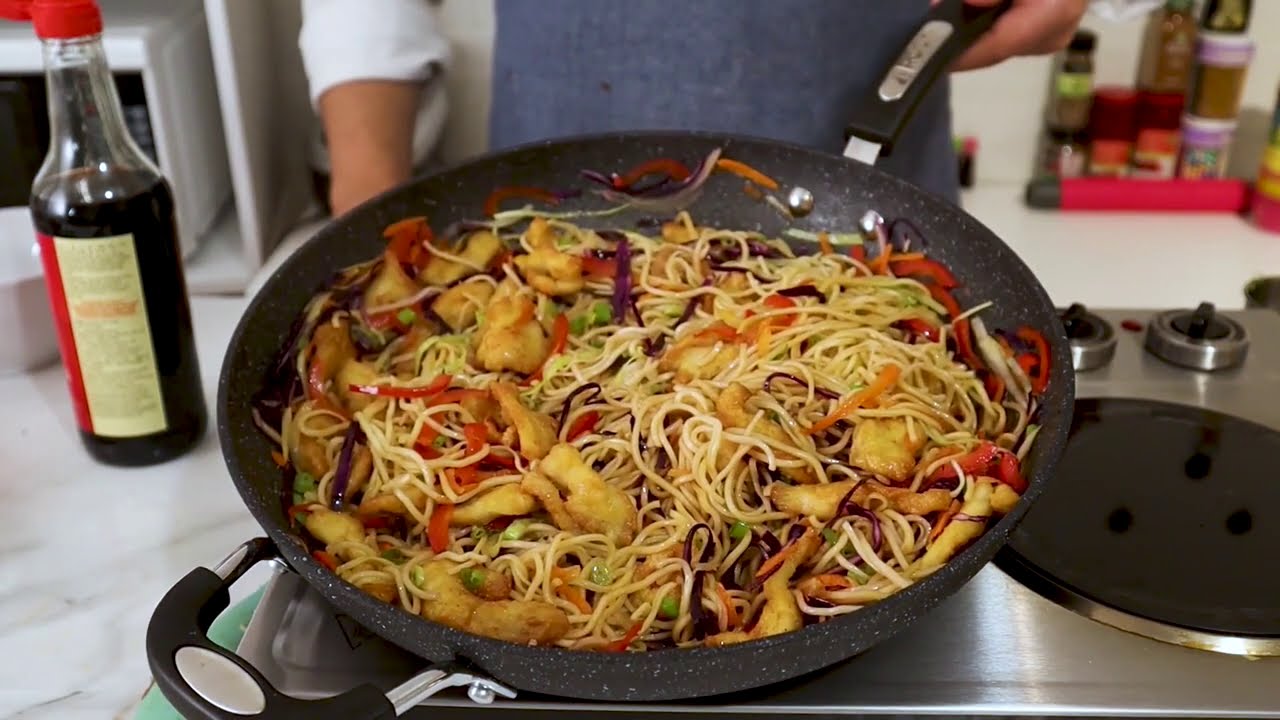 وداعا للمطاعم الصينية حظروا نودلز بالدجاج والخضار بالبيت على طريقة المطاعم الاسيوية وفرحوا اولادكم