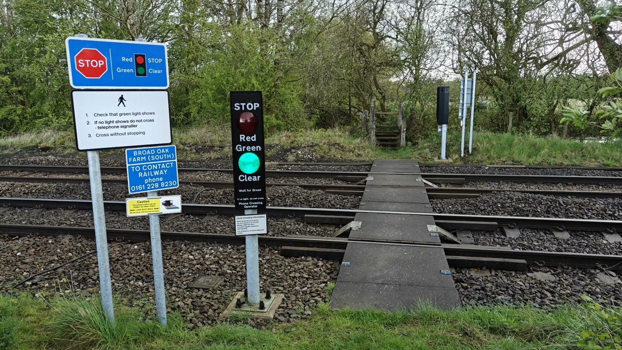 Broad Oak Farm South Level Crossing, Cheshire