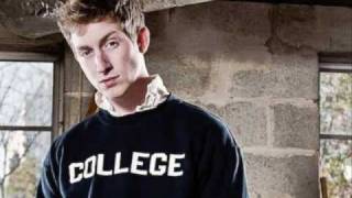Asher Roth - I Love College Remix ft Ludacris and Chamillionaire