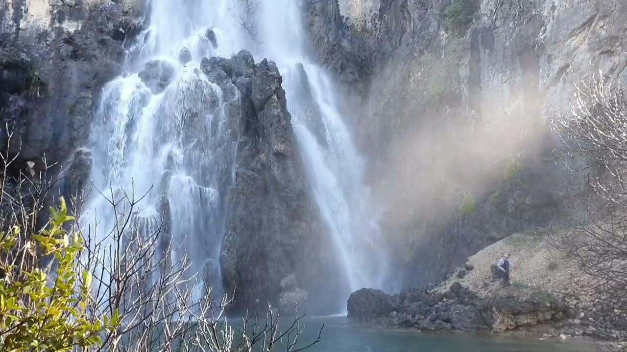 ruta de la cascada del aliviadero del pantano del aguacebas jaen