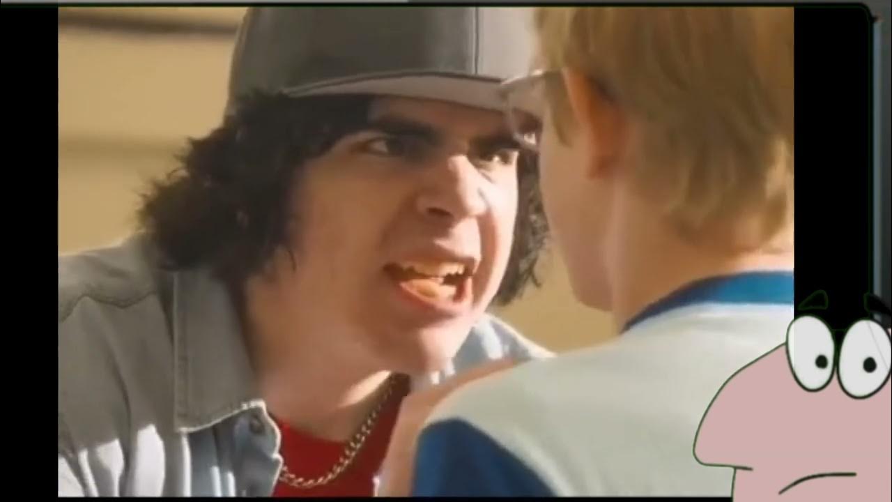 новенький быканул на держащего всю школу