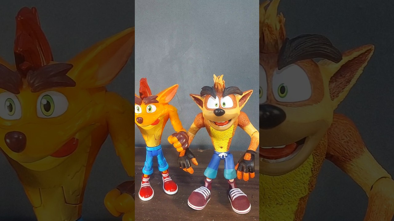 Neca Crash Bandicoot VS Headstart Crash Bandicoot