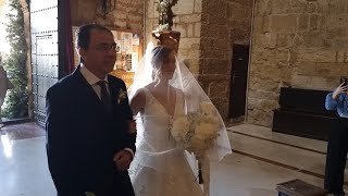 La novia entrando en la iglesia de San Lorenzo  Boda de Jose Ángel y Paloma  4 de Mayo de 2024