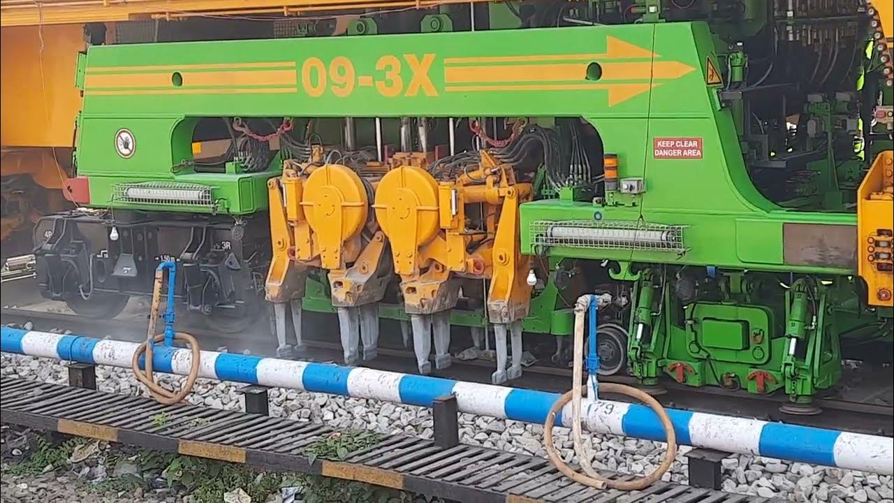 Dynamic Tamping Express Train of Indian Railways YouTube