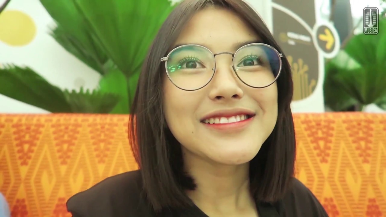 Shakira Jasmine at Google Office | Teaser