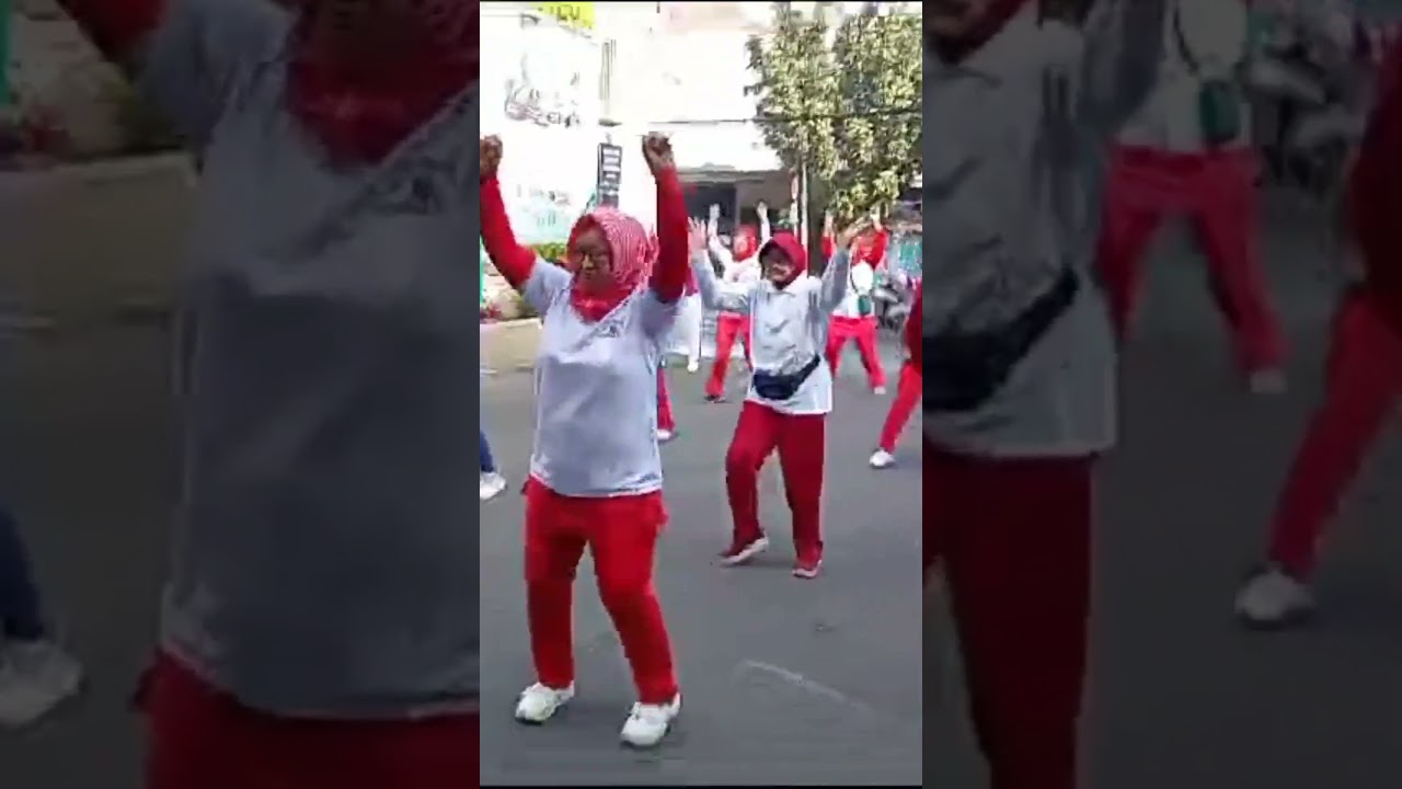 #janganlupajagasenyumanindahmu