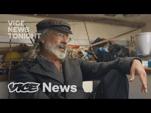 Video: Hoe was het leven van een goede sergeant van de beroemde foto?