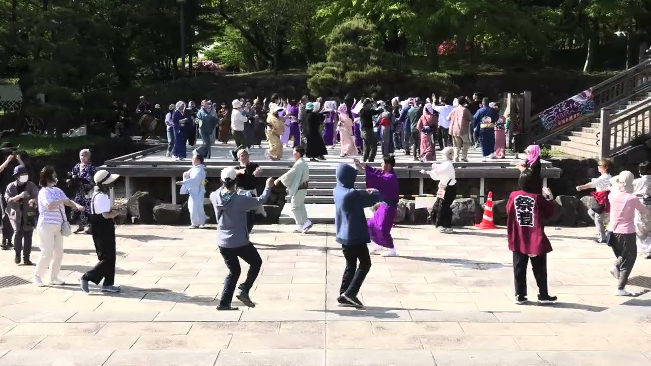 Girls 盆踊り 津田の盆踊りを徳島城博物館で披露 「おとう、もんてこーい」｜文化
