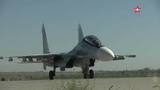 Russian And Chinese Fighters Held A Joint Training Session