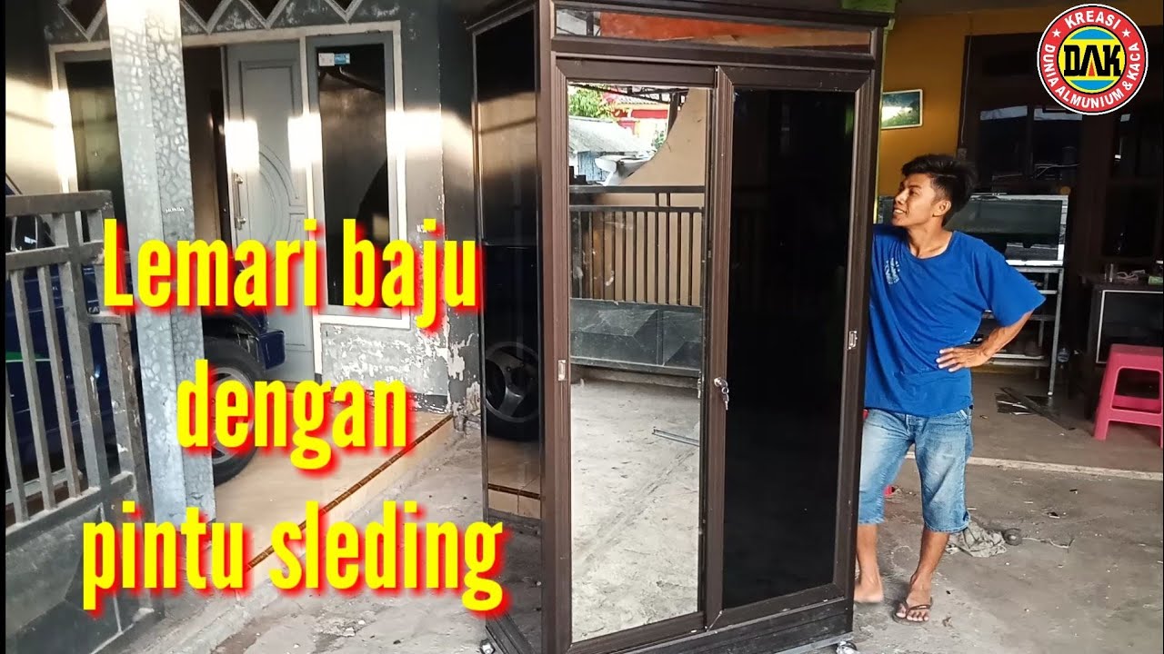  Lemari  baju  dengan pintu sleding hemat tempat dan praktis 