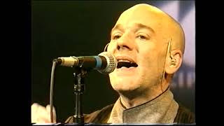 R.E.M. 2001-05-09 - 'Lo Más 40', 40 Principales Studios, Grupo Prisa, Madrid, Spain Wealth
