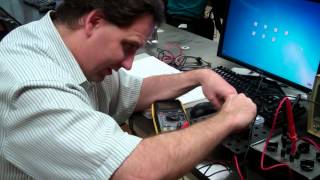 Physics 21L: Lab 8: The Oscilloscope, Part 1