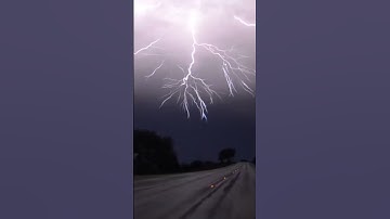 ओरिजिनल लाइटिंग स्ट्राइक⚡⚡⛈️ #lightning #lightningstrike #shots #trendingshorts #viralshort #nature