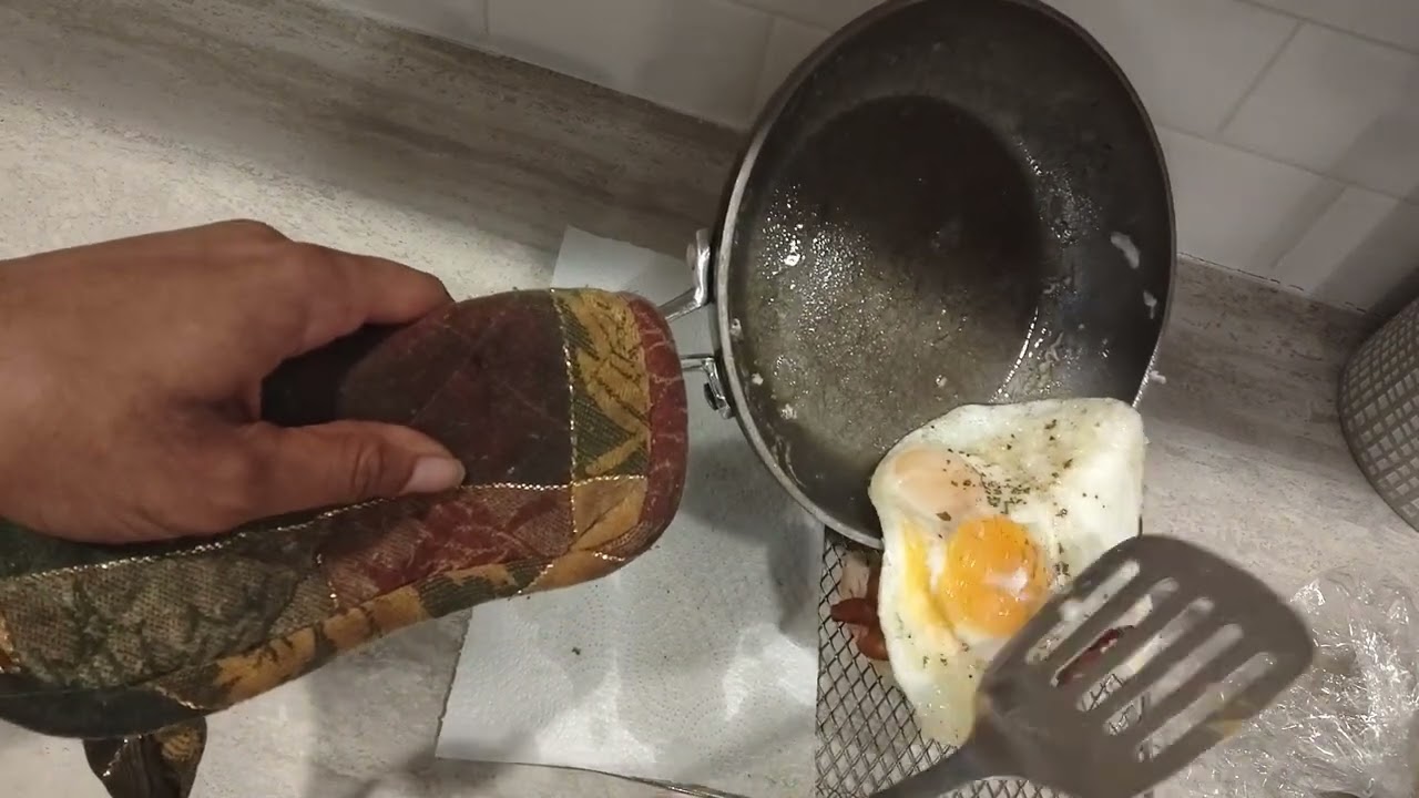 Breakfast Sandwich...Good In The Hood Way 🤣