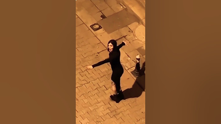 Сербийн бүжиглэдэг эмэгтэй