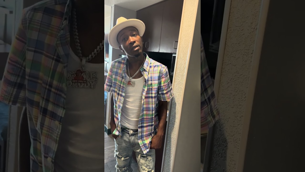 Когда твоя девушка на стороне появляется, пока ты в отпуске