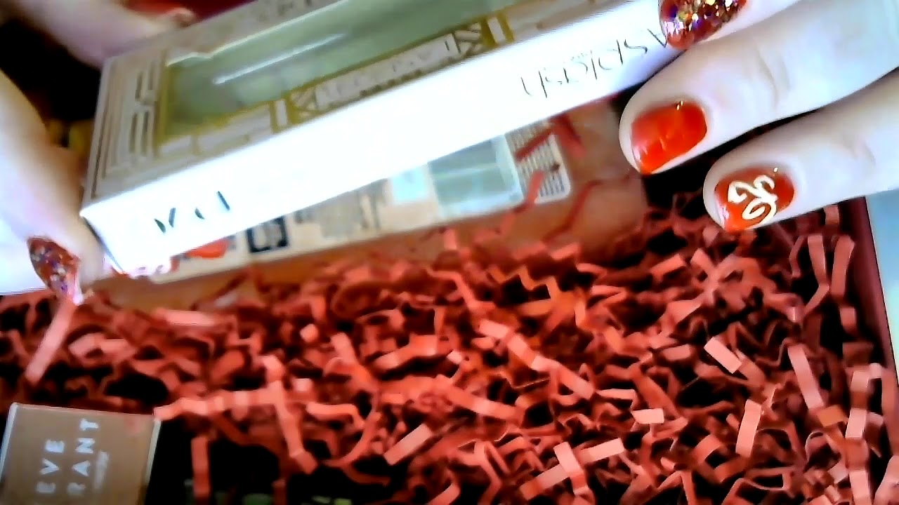 Glossybox December 2019  Reveal: The Christmas Box!