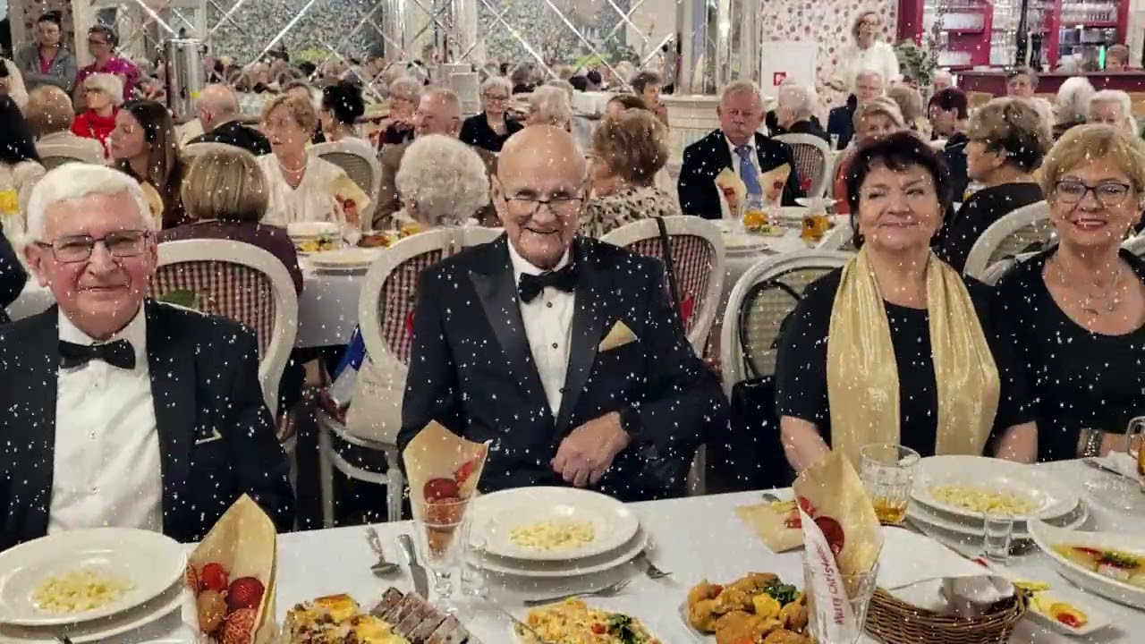 Uroczyste Spotkanie Wigilijne członków Tomaszowskiego Uniwersytetu Trzeciego Wieku - zdjęcia