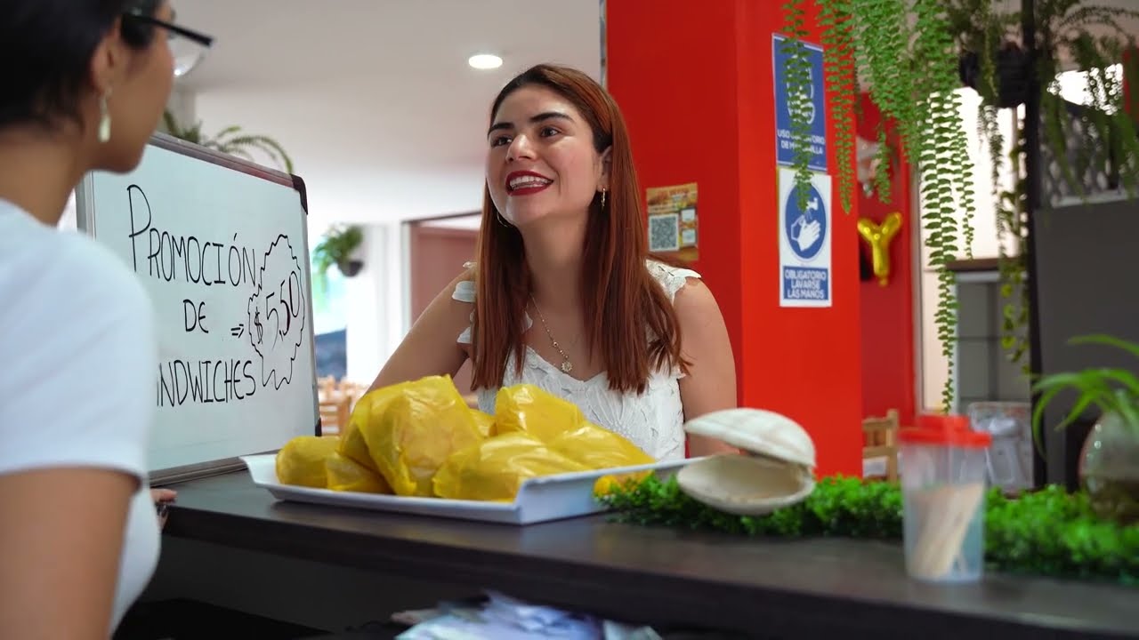 Disfrazo a su Padre de vagabundo, para enseñarles una lección a sus empleados.