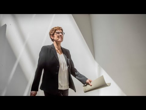 Kramp-Karrenbauer wird Verteidigungsministerin - YouTube