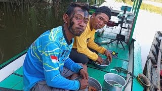 Download Lagu Lomba mancing bersama bg angler Kayong Dadok udang itam legam langsung masak dan makan di sungai MP3 Download Lagu Lomba mancing bersama bg angler Kayong Dadok udang itam legam langsung masak dan makan di sungai MP3